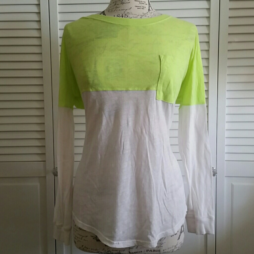 💚PINK Color Blocked Basic Long Sleeved Tee💚